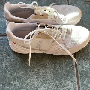 Women’s On Cloud Running shoes